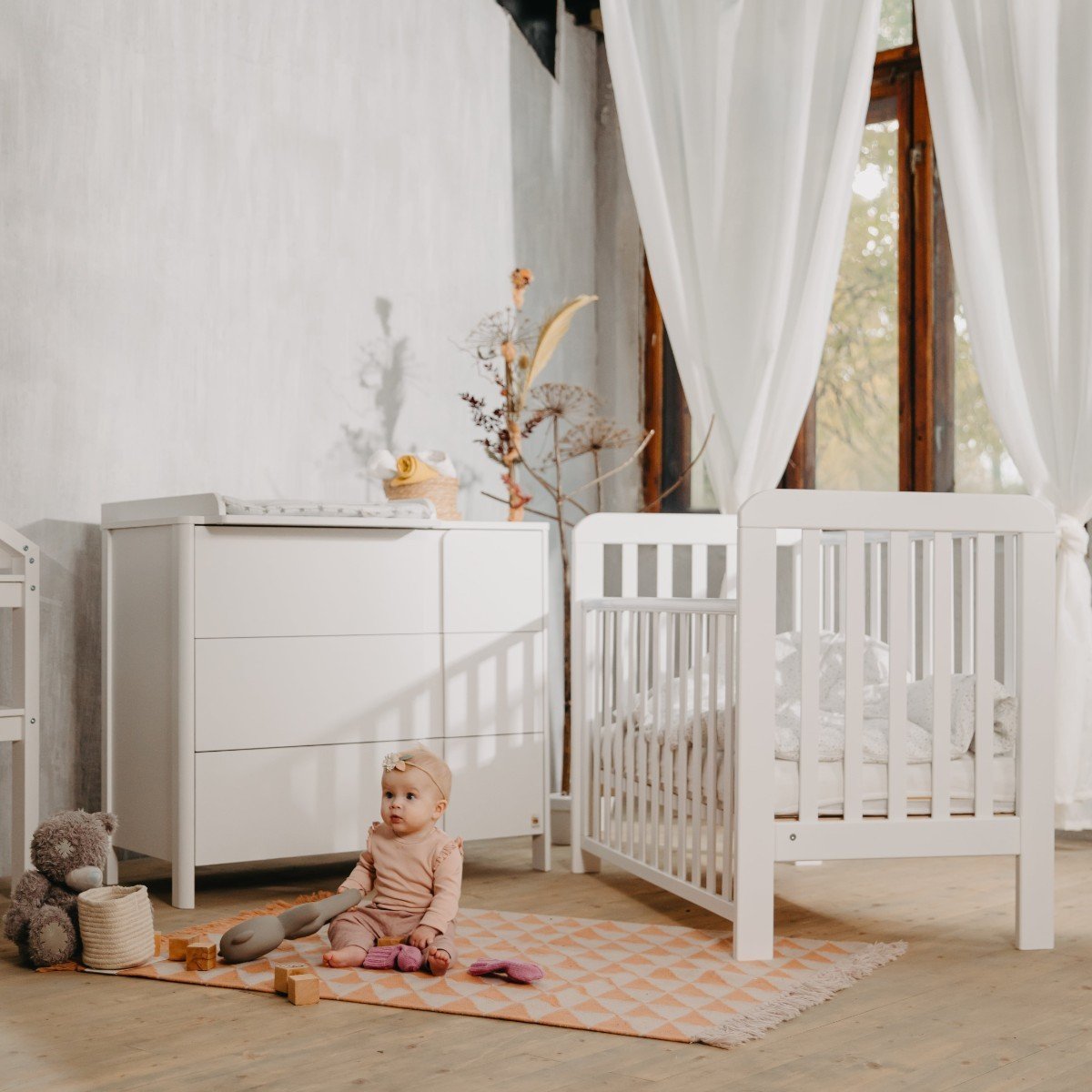 WHITE YappyLull baby cot and YappyClassic dresser – photo 3
